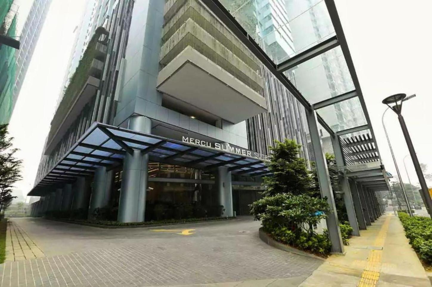 Mercu Summer Klcc By Moonlight Kuala Lumpur