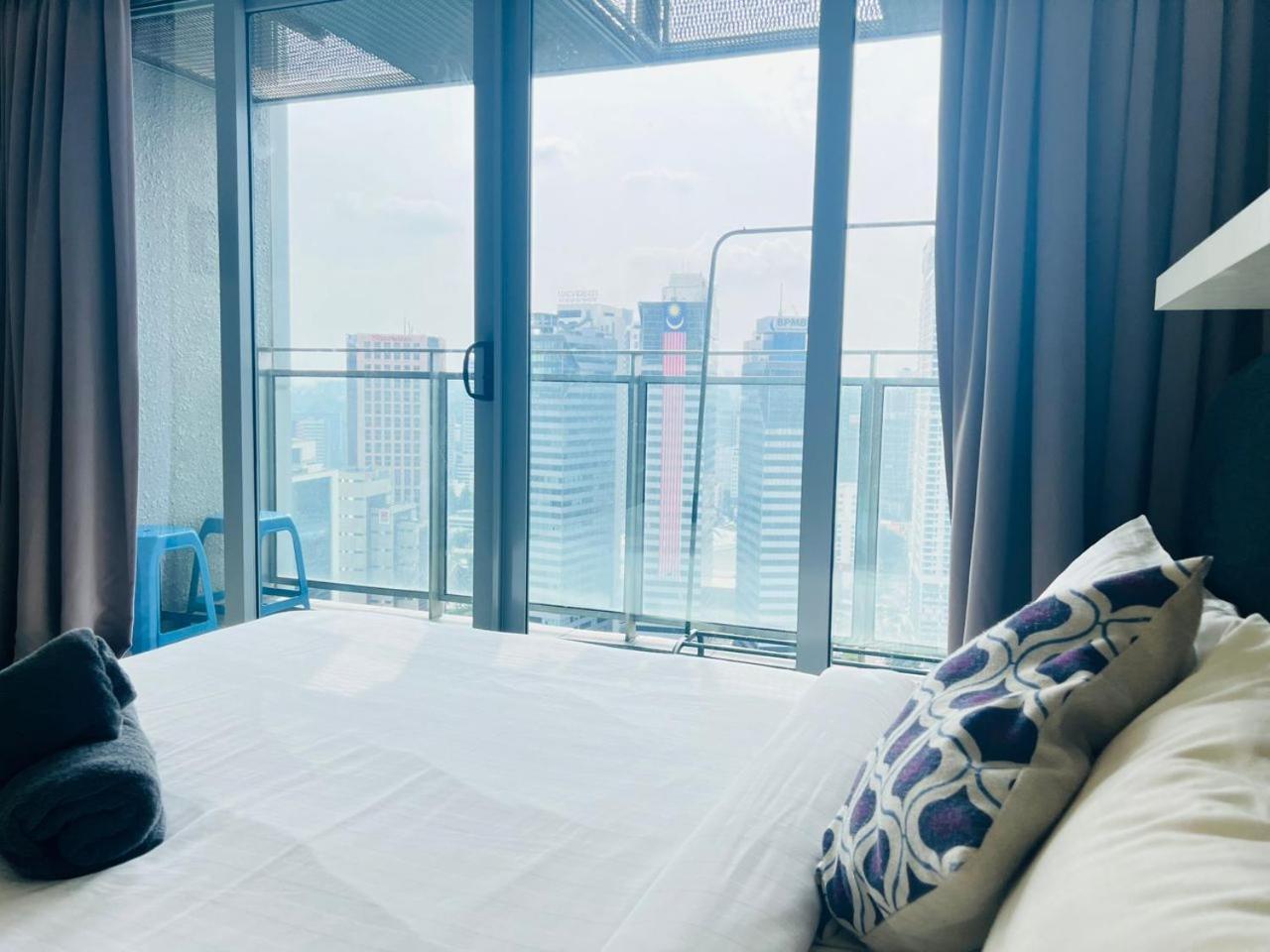Apartment Mercu Summer Klcc By Moonlight